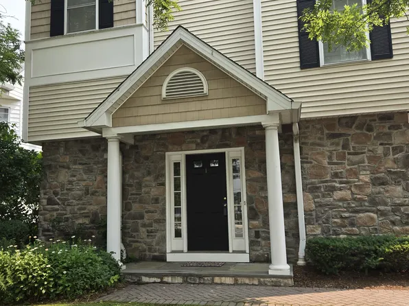 1707 Summer St, Stamford, CT 06905