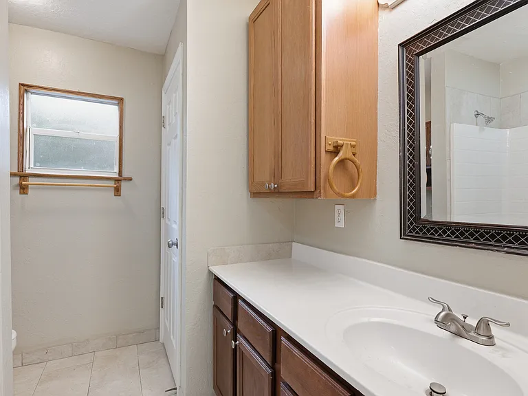 399 Old Dixie Hwy SW — Photo 19