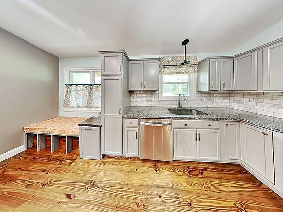 5th image of 273 Doeskin Ln SE