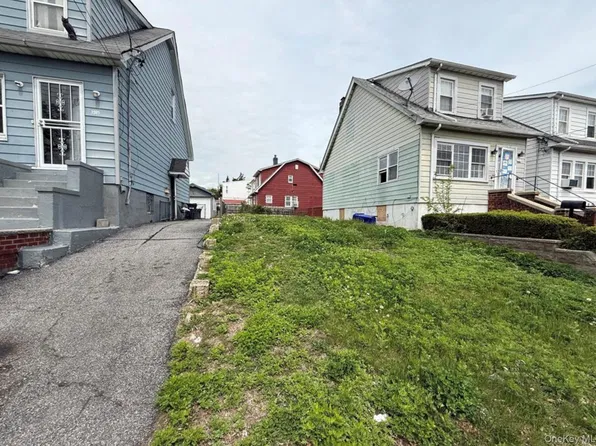 1517 Adee Avenue, Bronx, NY 10469
