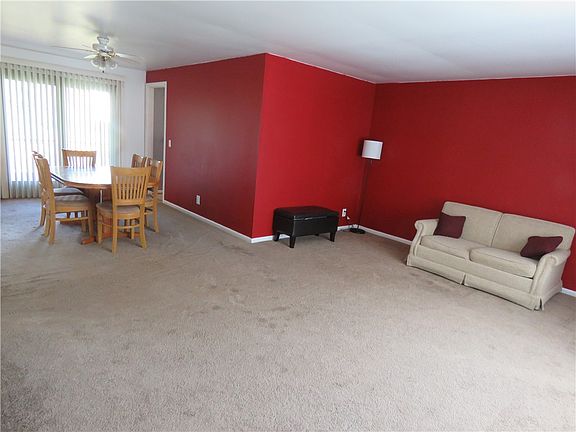 3rd image of 27 Jamee Ln
