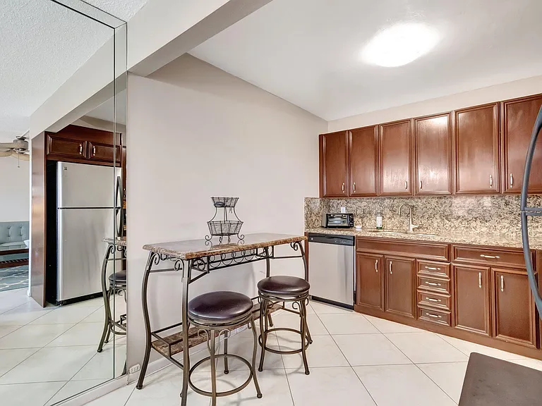 4049 Wolverton Dr #C — Photo 15