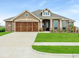 289 Sparkling Springs Dr, Waxahachie, TX 75165