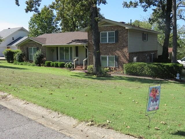 1st image of 22 Briarwood Ln