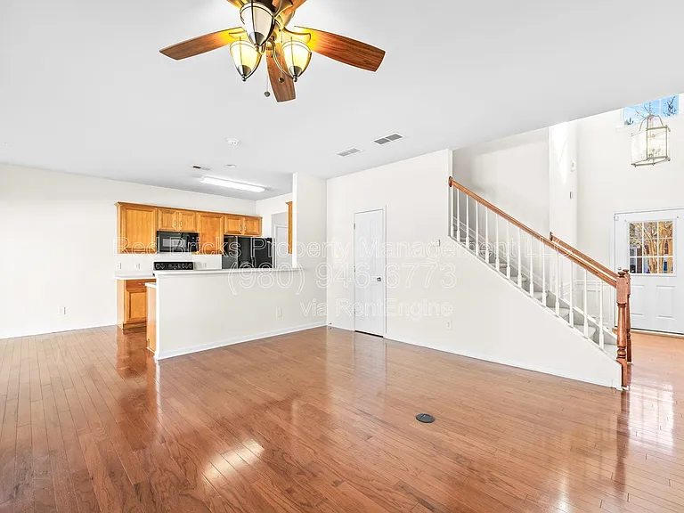 8911 Kirkley View Ct — Photo 4