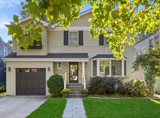 1923 Greenwood Ave, Wilmette, IL 60091