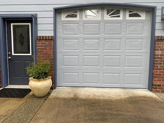 5th image of 9947 Crosscut Ln SW