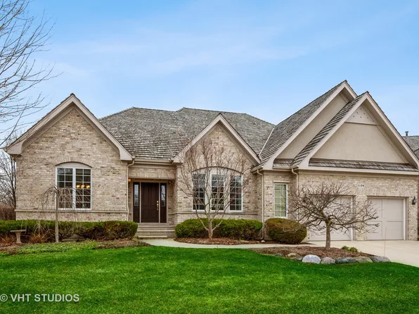 1126 Jonathan Dr #101, Inverness, IL 60010
