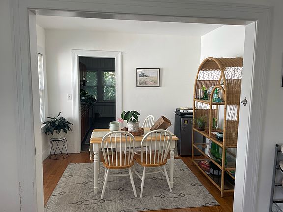 4th image of 209 Lewis St