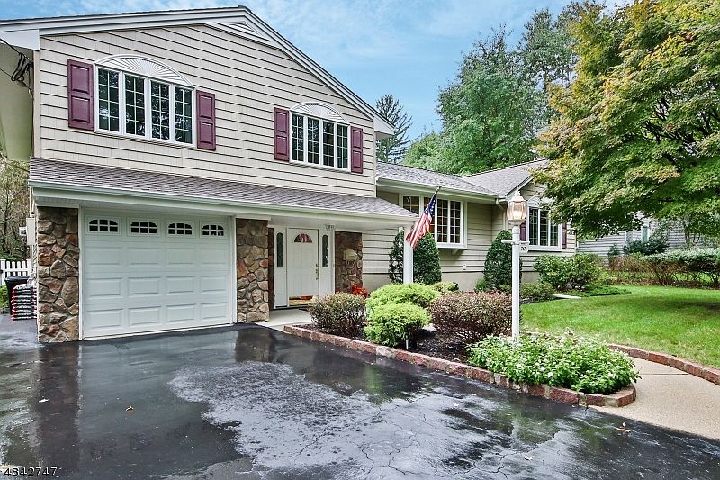 1st image of 767 Scott Dr