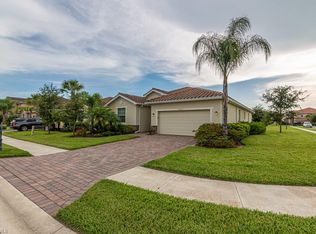 2407 Heydon Cir E, Naples, FL 34120