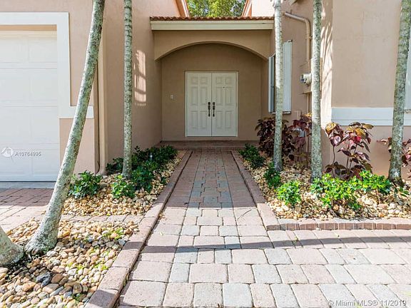 4th image of 590 NW 130th Way