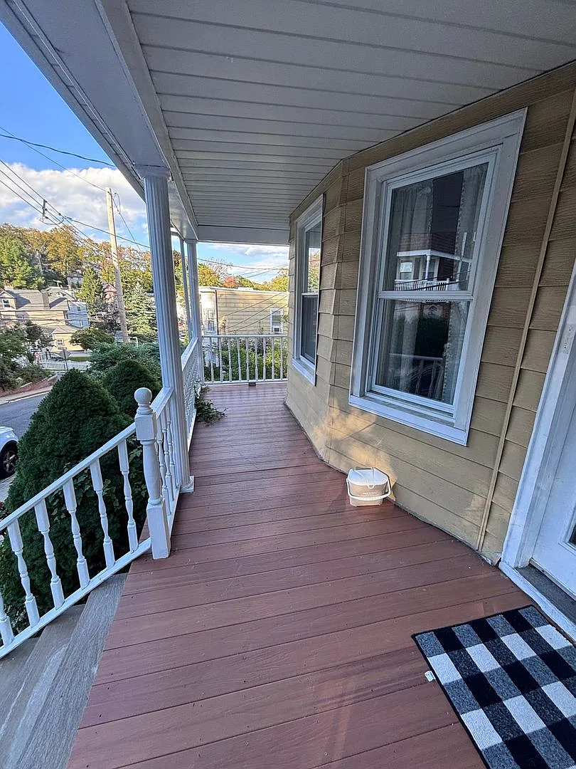 Spacious 2 Bed, 1 Bath Apartment with Classic Character & Modern Updates Pet Friendly! — Photo 2
