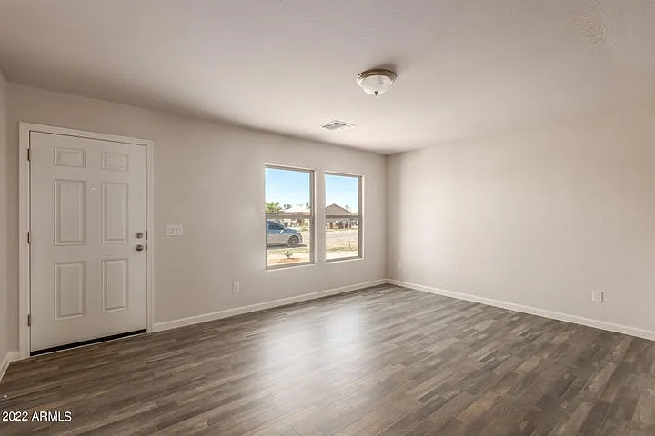 4025 N Montgomery Cir — Photo 11