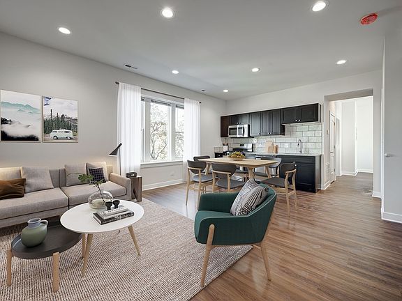 3rd image of 3135 W Montrose Ave #4352-1