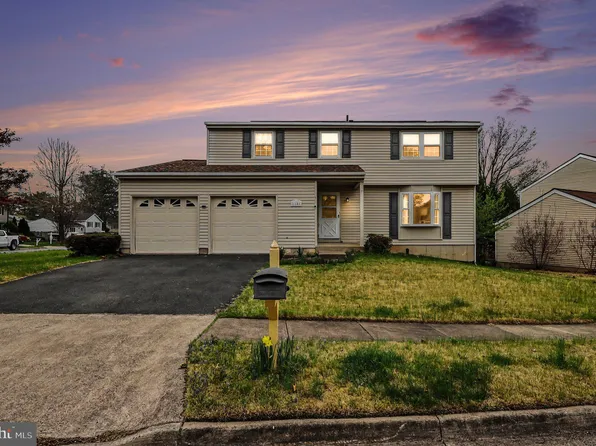 1101 Wintrol Ct, Herndon, VA 20170