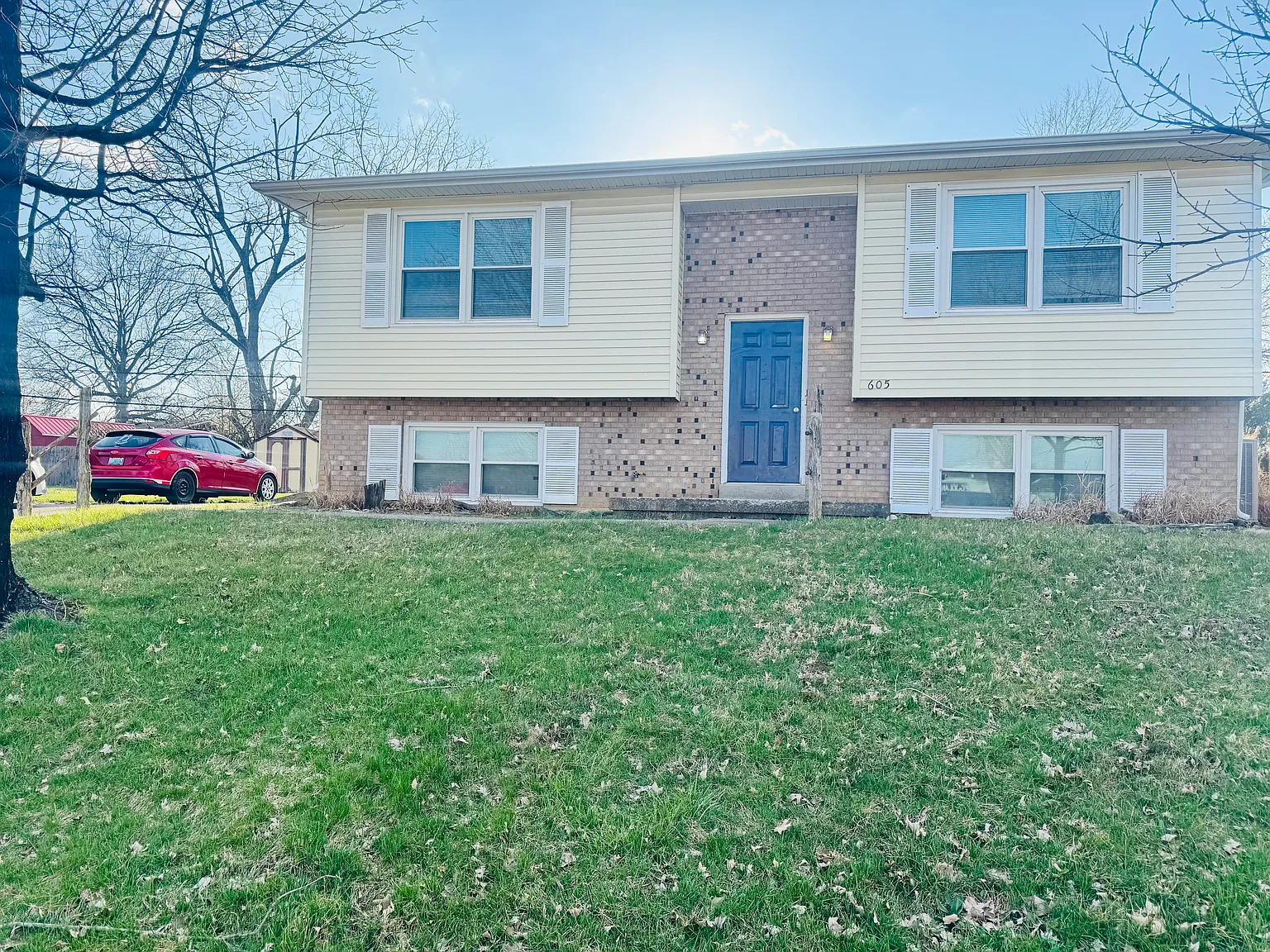 605 Eureka Springs Dr — Photo 1
