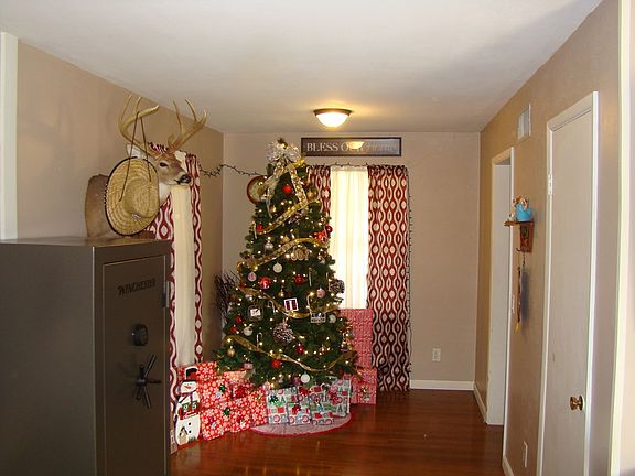2nd image of 402 Franklin Dr