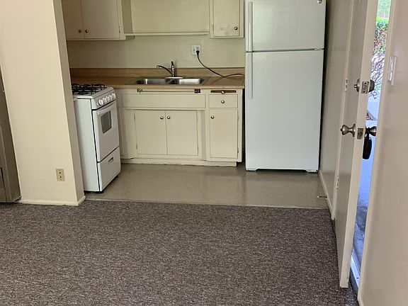 2nd image of 690 Brizzolara St #10924621