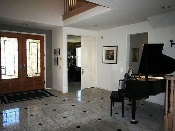 2nd image of 7615 Carmenita Ln