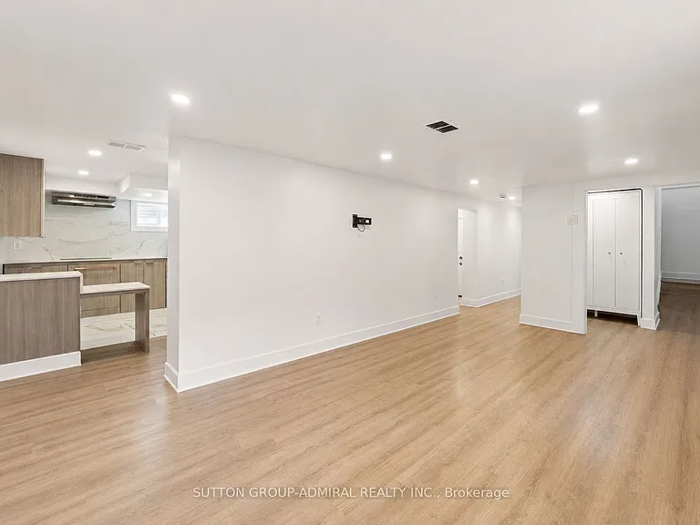 3 Hartland Rd #BASEMENT — Photo 6