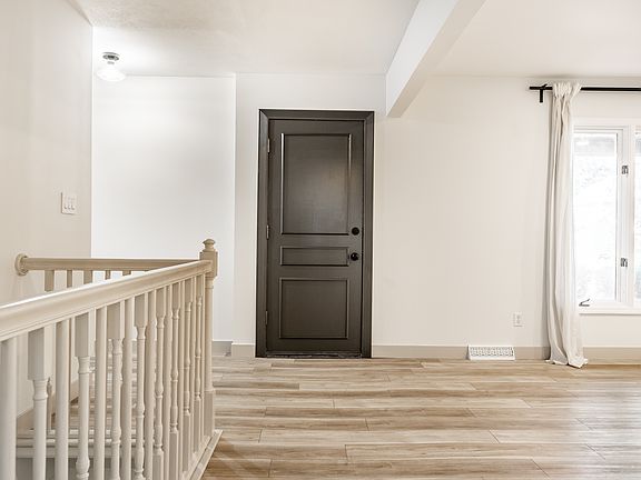 5th image of 8410 Chapel Glen Dr