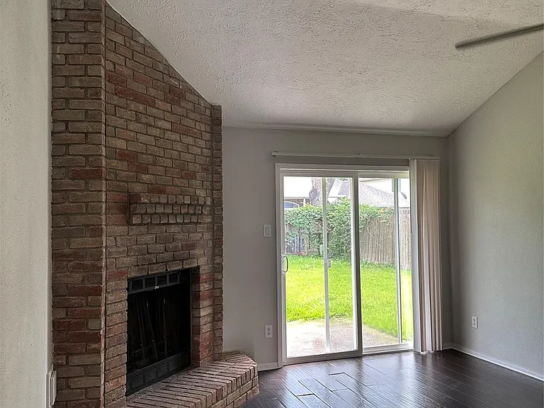 19530 Gladewater Dr — Photo 4