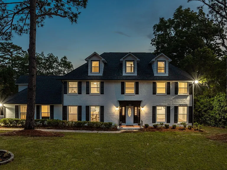 405 Park Lake Cir — Photo 3
