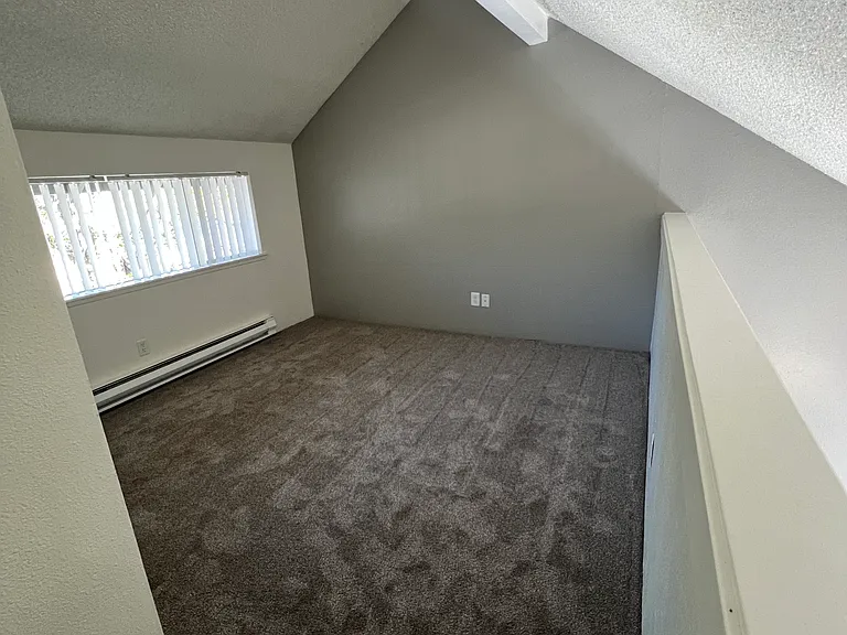 Sunset Ridge Apartments — Photo 19