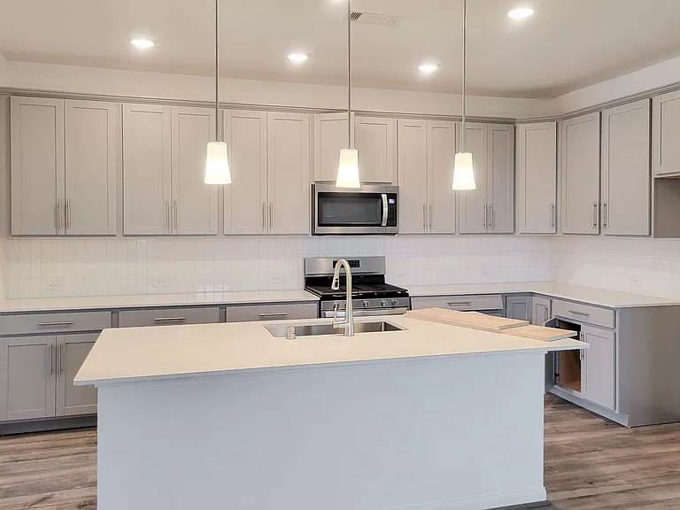 25737 Damask Dr — Photo 4