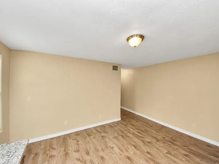 706 Harris Ave #3 — Photo 8