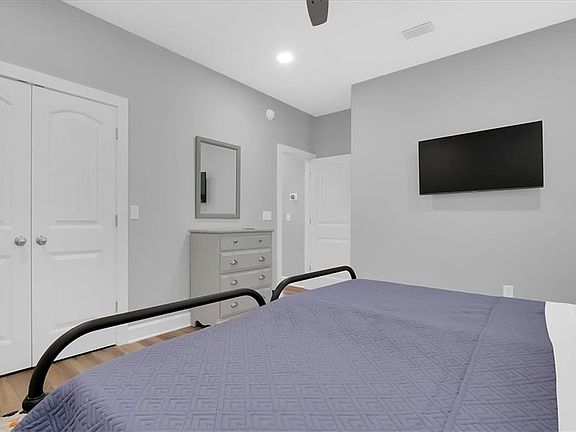 5th image of 1115 E Broad St