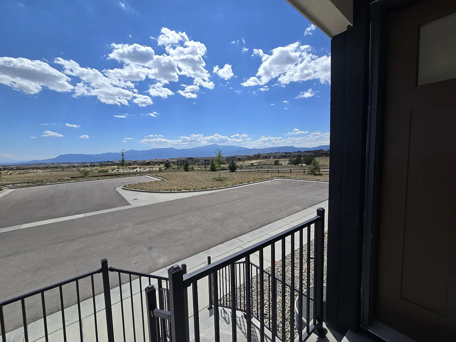 4 bed, 2624 sqft, $3,232 — Photo 3