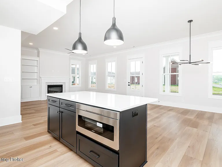 6100 Passionflower Dr #101 — Photo 14
