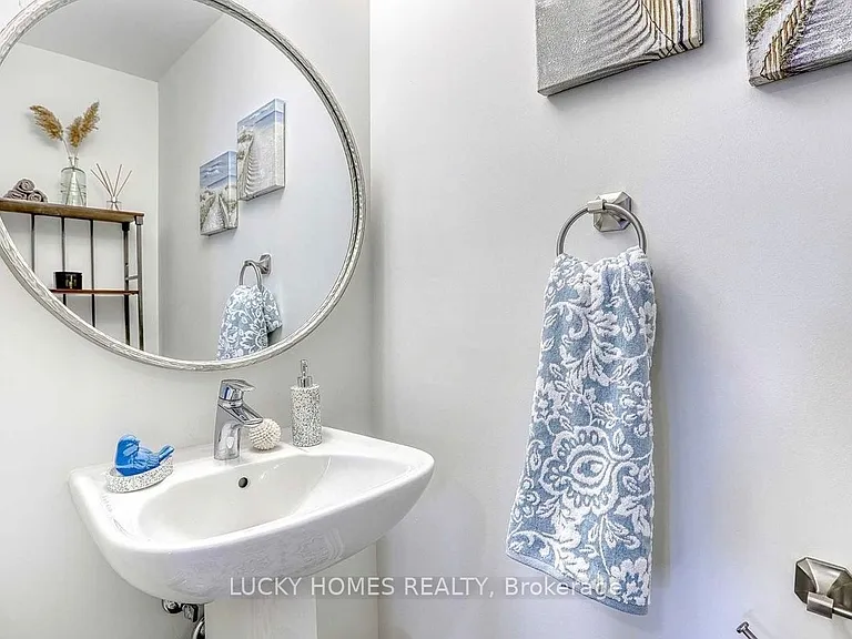 85 Sutcliffe Dr — Photo 13