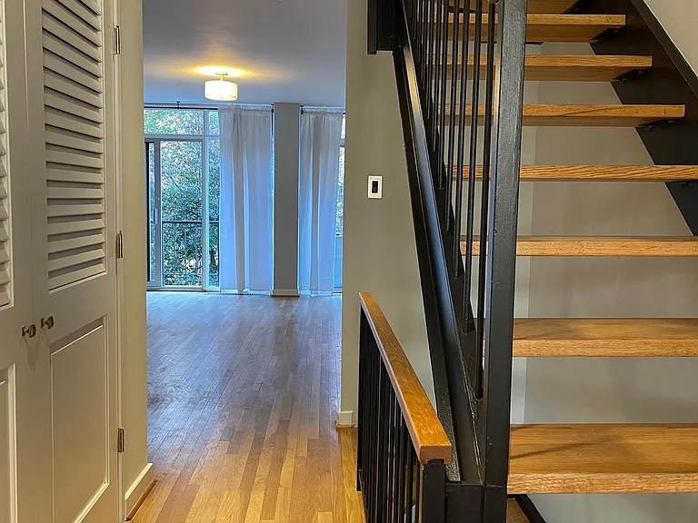 457 N St SW — Photo 29
