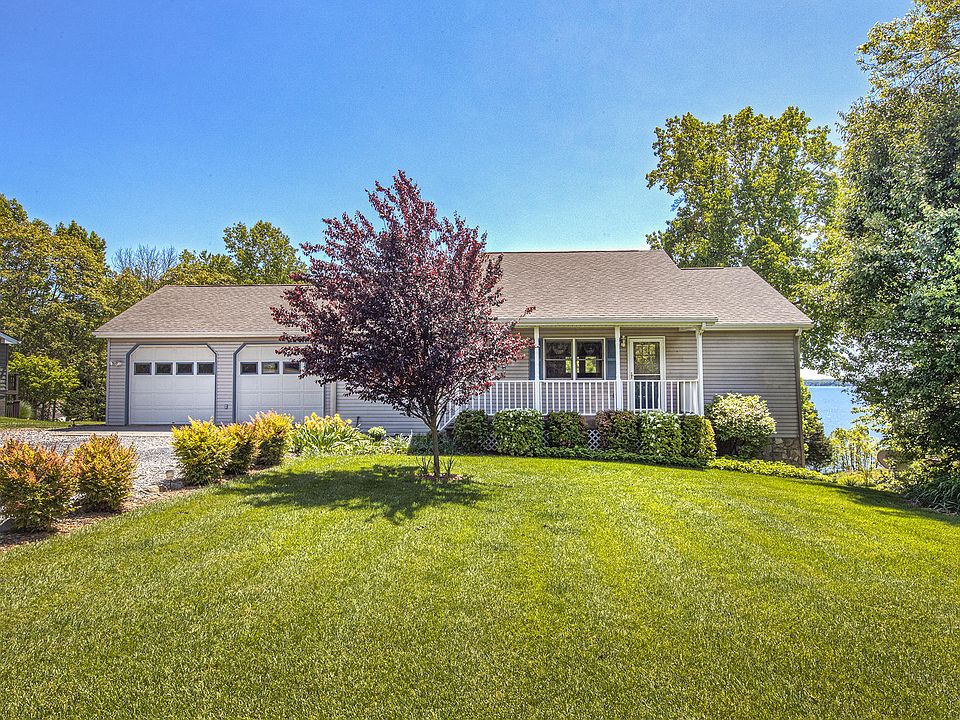 1st image of 106 Gross Point Dr