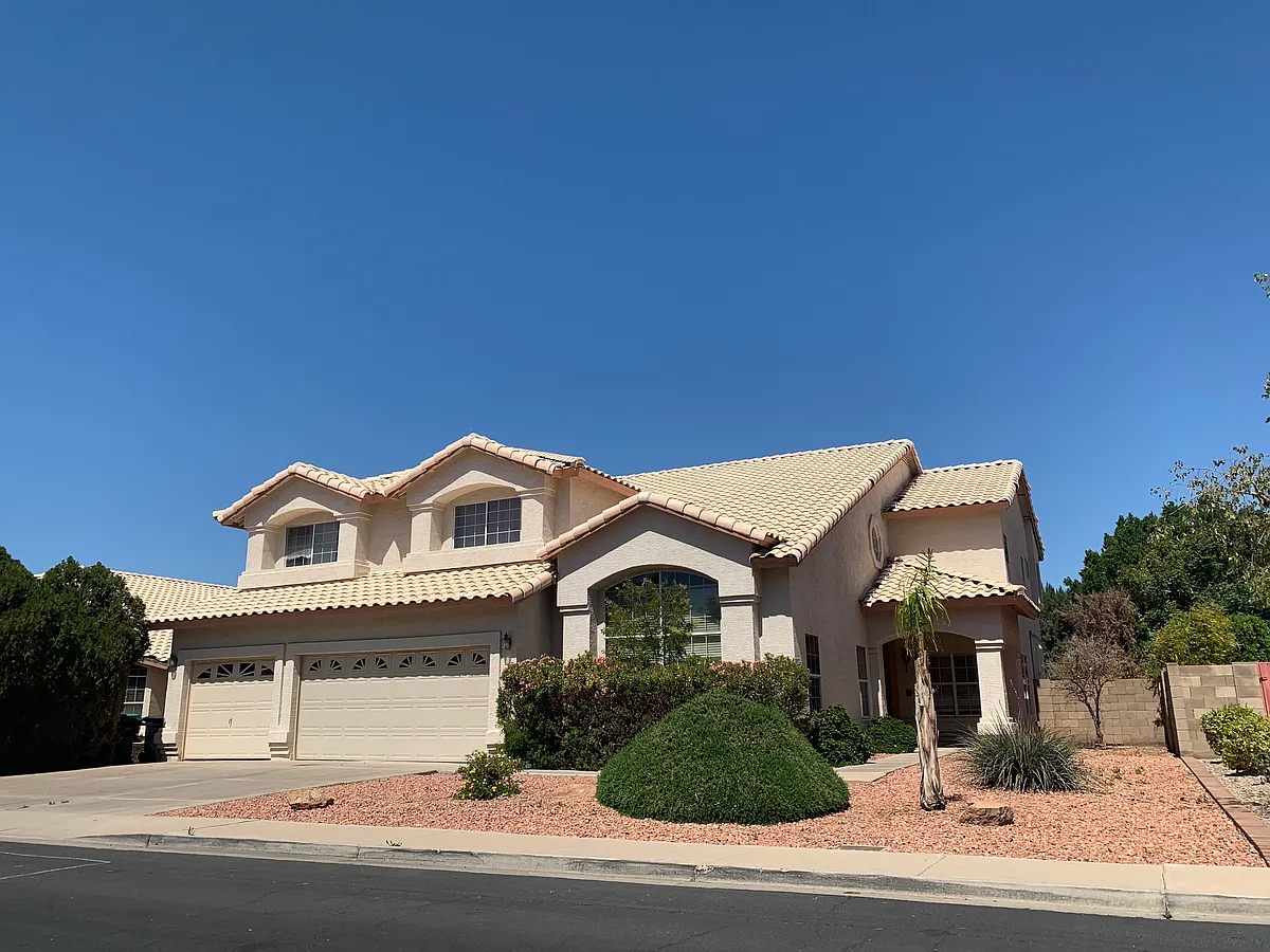 Building Photo - 548 W Mendoza Ave