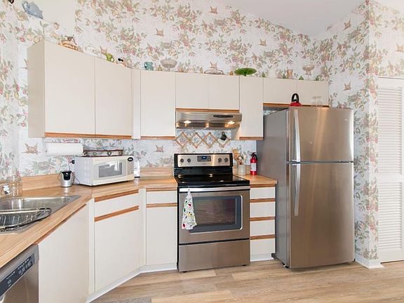 5th image of 6230 N Mirror Lake Dr Unit 536-202