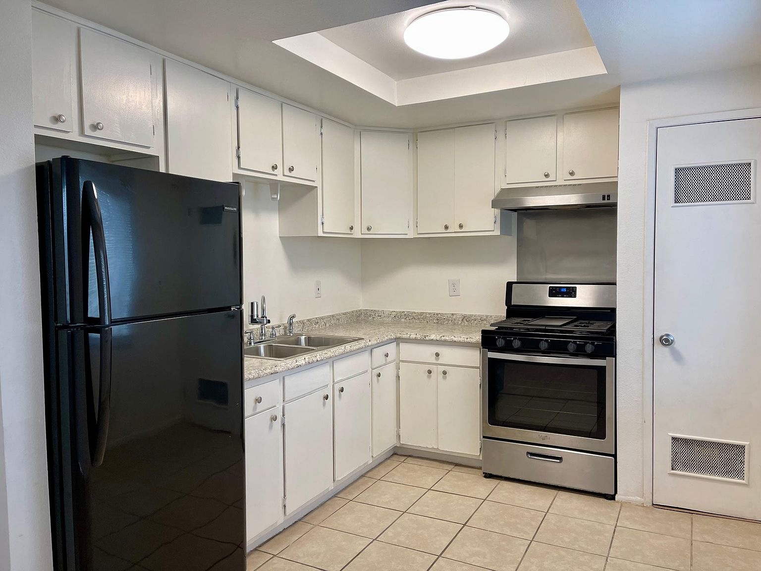 2613 S Garth Ave APT F, Los Angeles, CA 90034 | Zillow