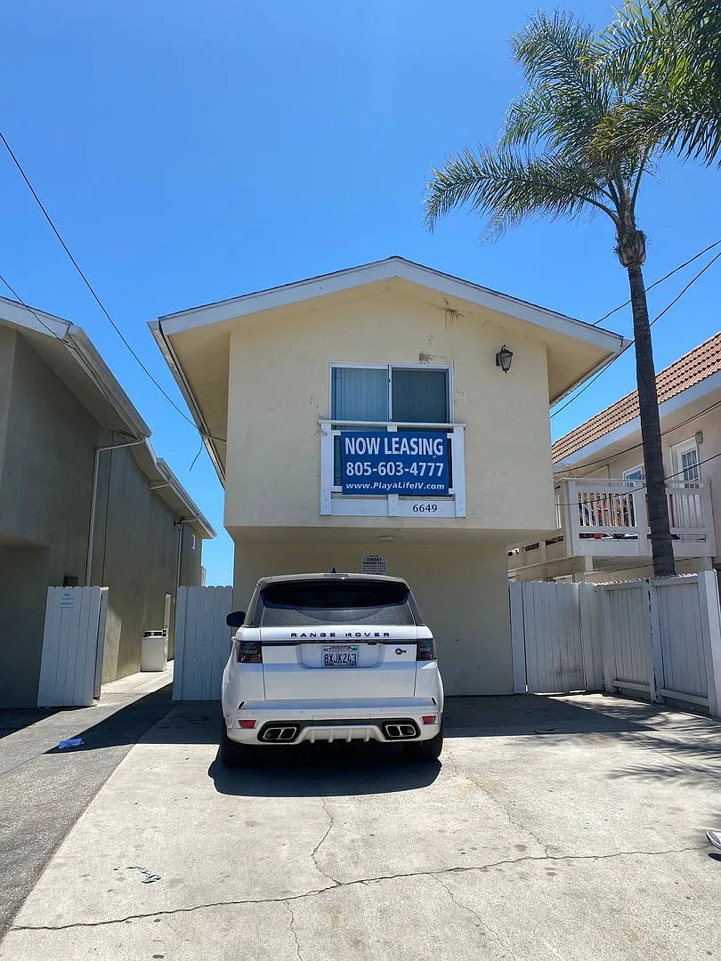 6649 Del Playa — Photo 4