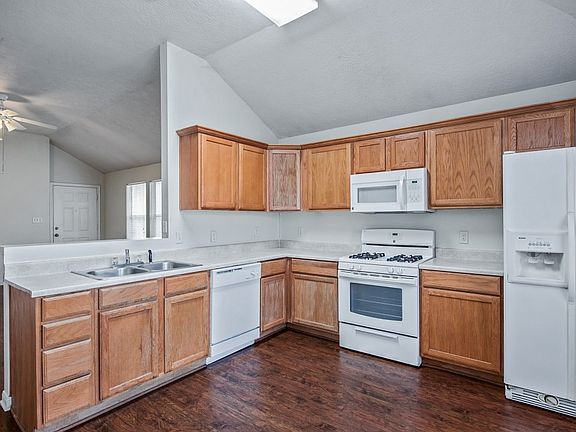 5th image of 2903 Bexar Grass Dr