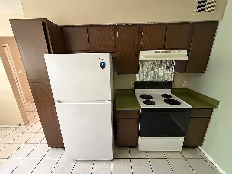 11013 Towner Ave NE #D — Photo 10