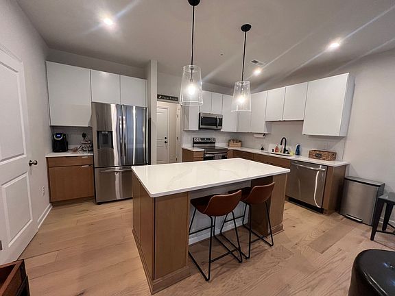 5th image of 1900 Roseneath Rd #10B