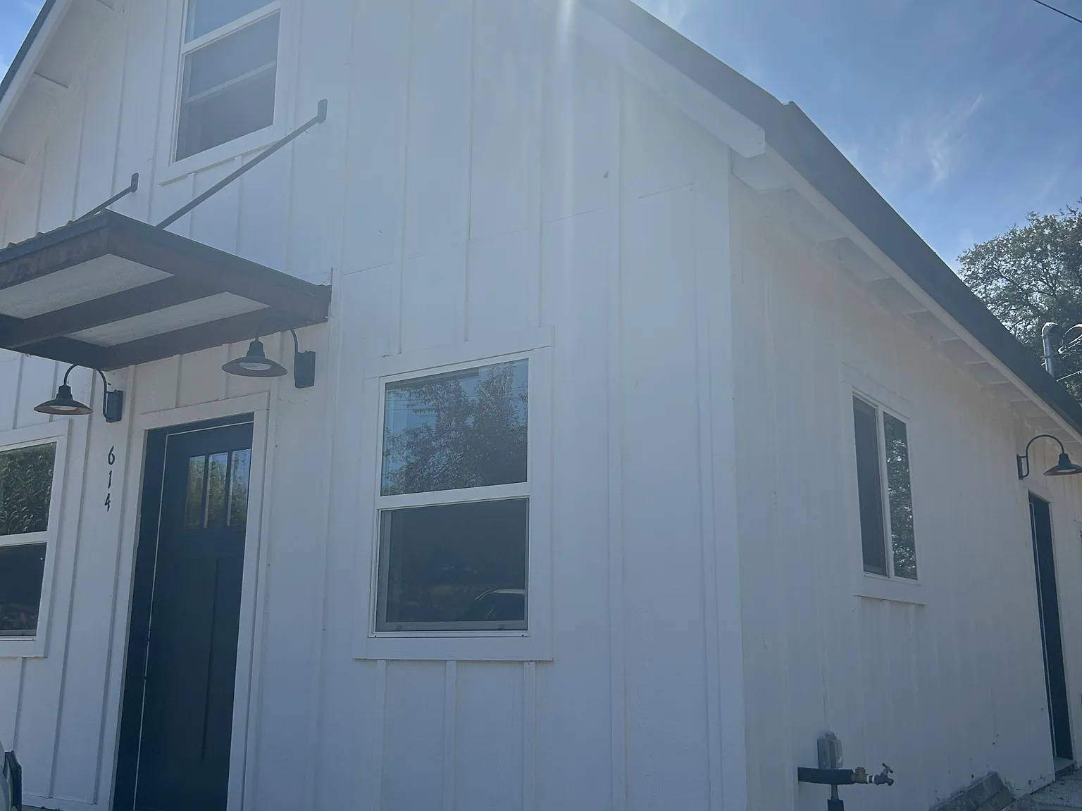 2 bed, 1000 sqft, $1,900 — Photo 1