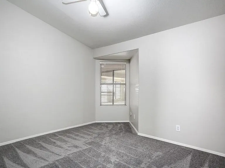 12715 W Cambridge Ave — Photo 5