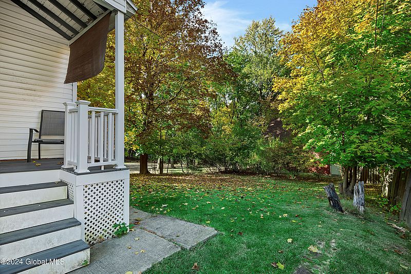 5th image of 2121 Burdett Avenue