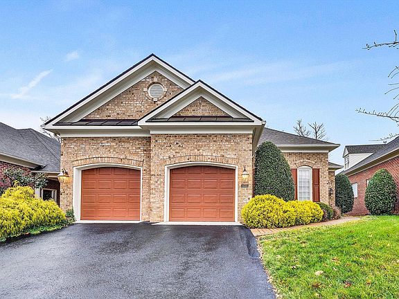 2nd image of 3325 Somercroft Ct SW