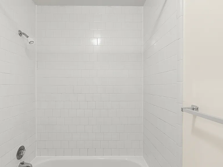 Sycamore Green Apartments — Photo 15
