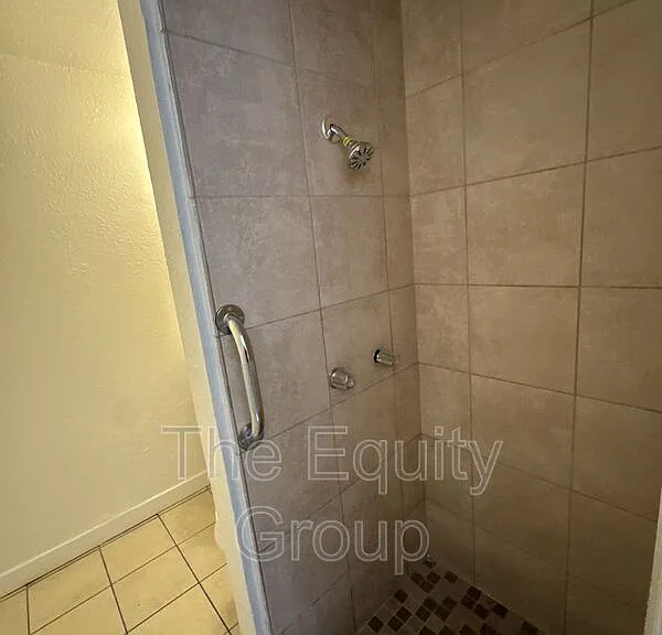 340 S Blackstone St #D — Photo 6
